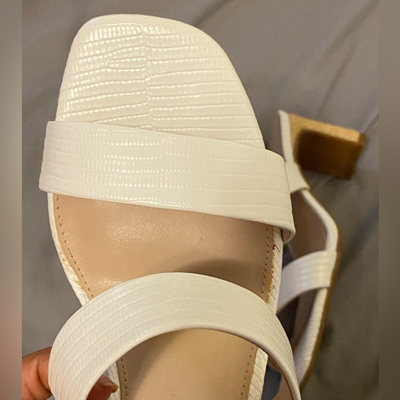 Kelly & Katie Sandals - Picture 3 of 6